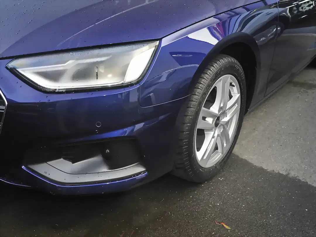 Audi A4 - Thumbnail 3
