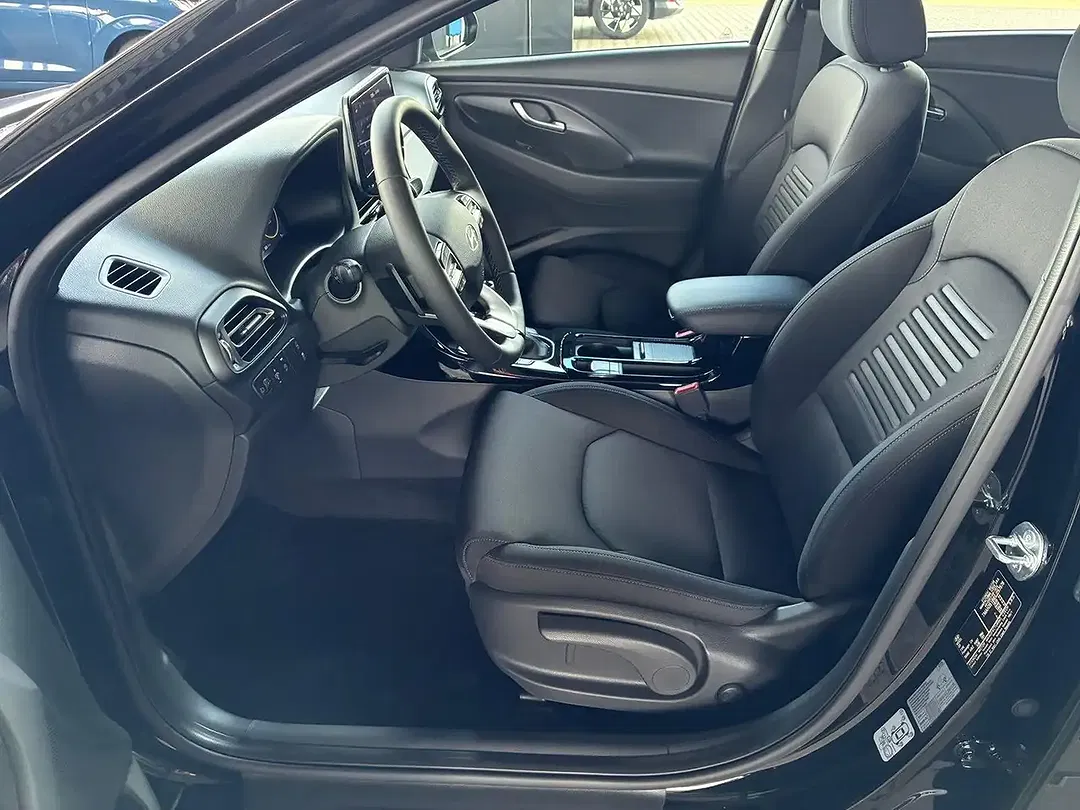 Hyundai i30 - Thumbnail 1