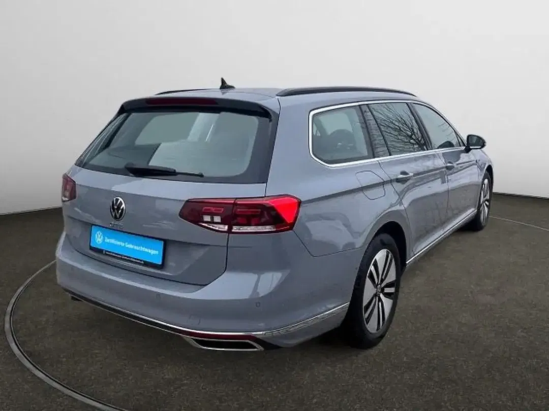 Volkswagen Passat Variant - Thumbnail 3
