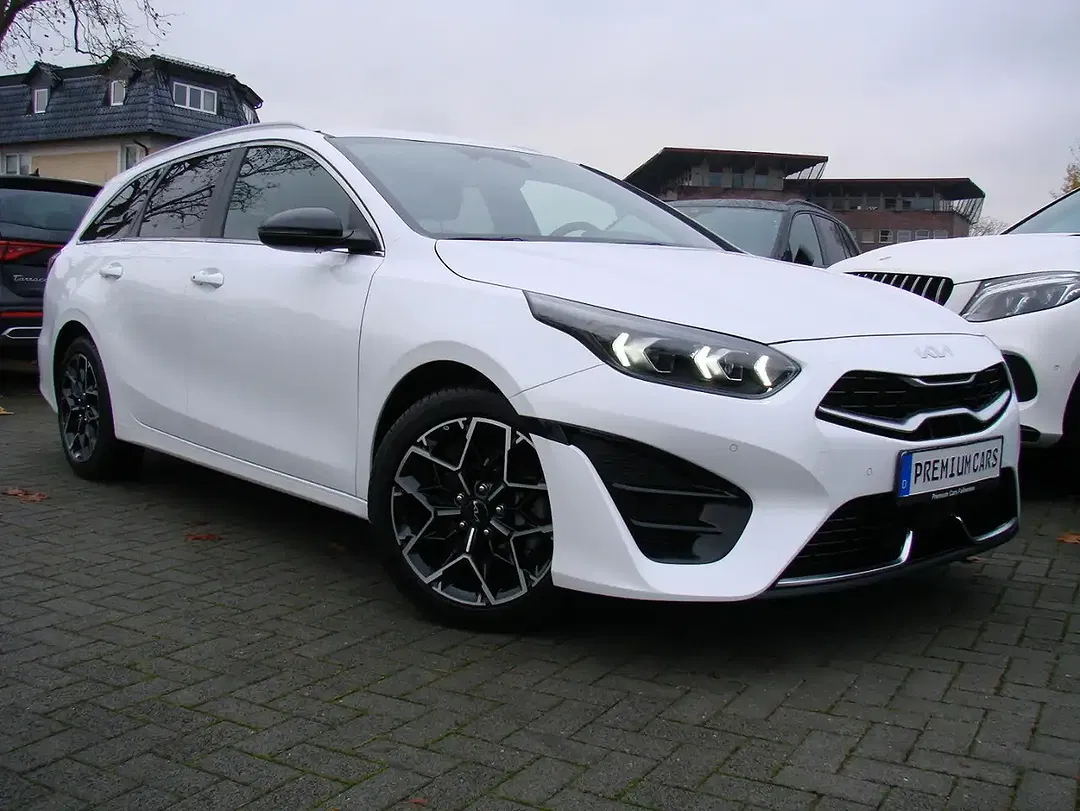 Kia Ceed / cee'd - Thumbnail 1