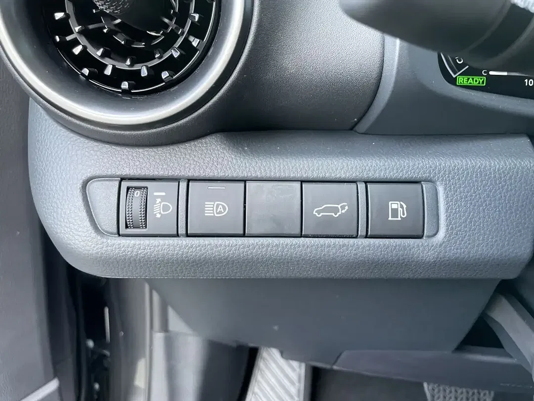 Toyota C-HR - Thumbnail 13