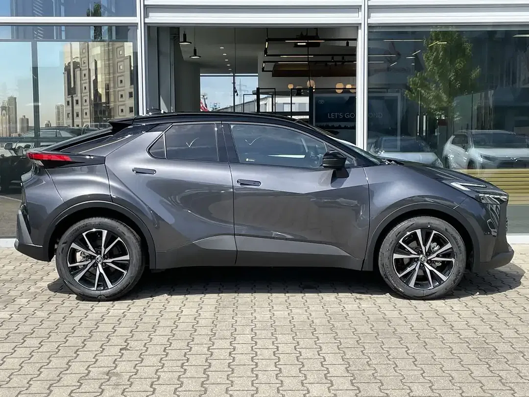 Toyota C-HR - Thumbnail 3