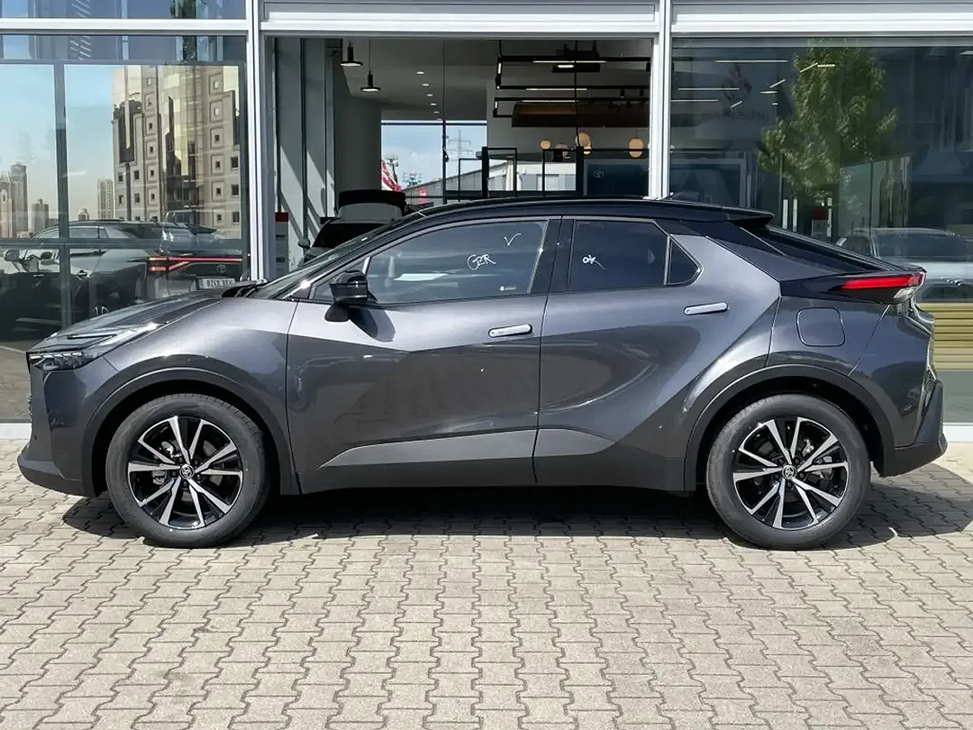 Toyota C-HR - Thumbnail 6