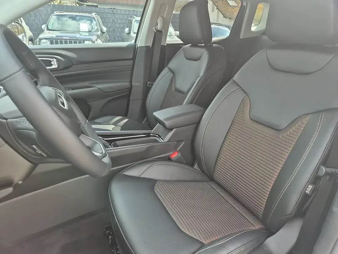 Jeep Compass - Thumbnail 6
