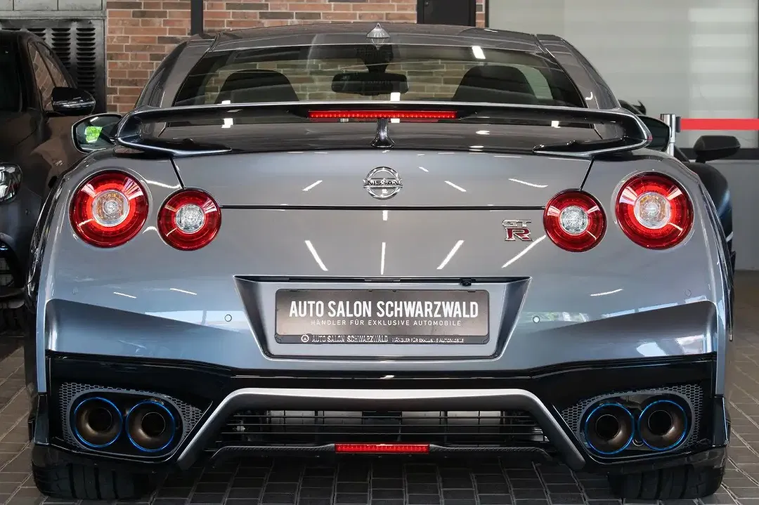 Nissan GT-R - Thumbnail 10