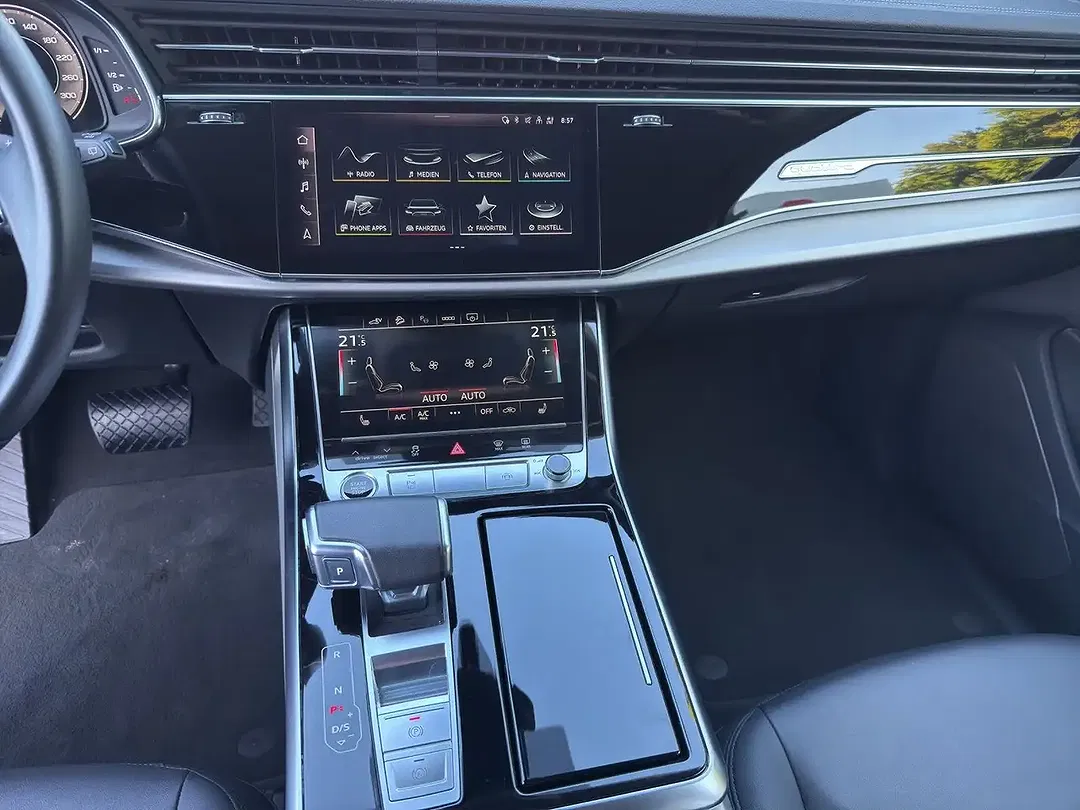 Audi Q7 - Thumbnail 11