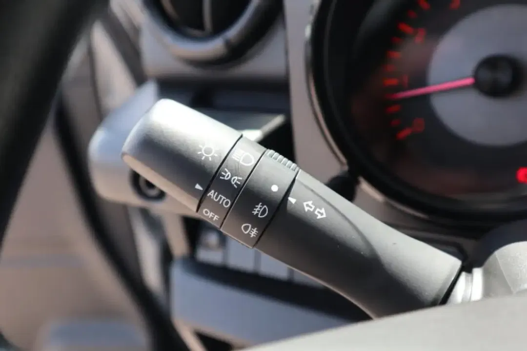 Suzuki Jimny - Thumbnail 9