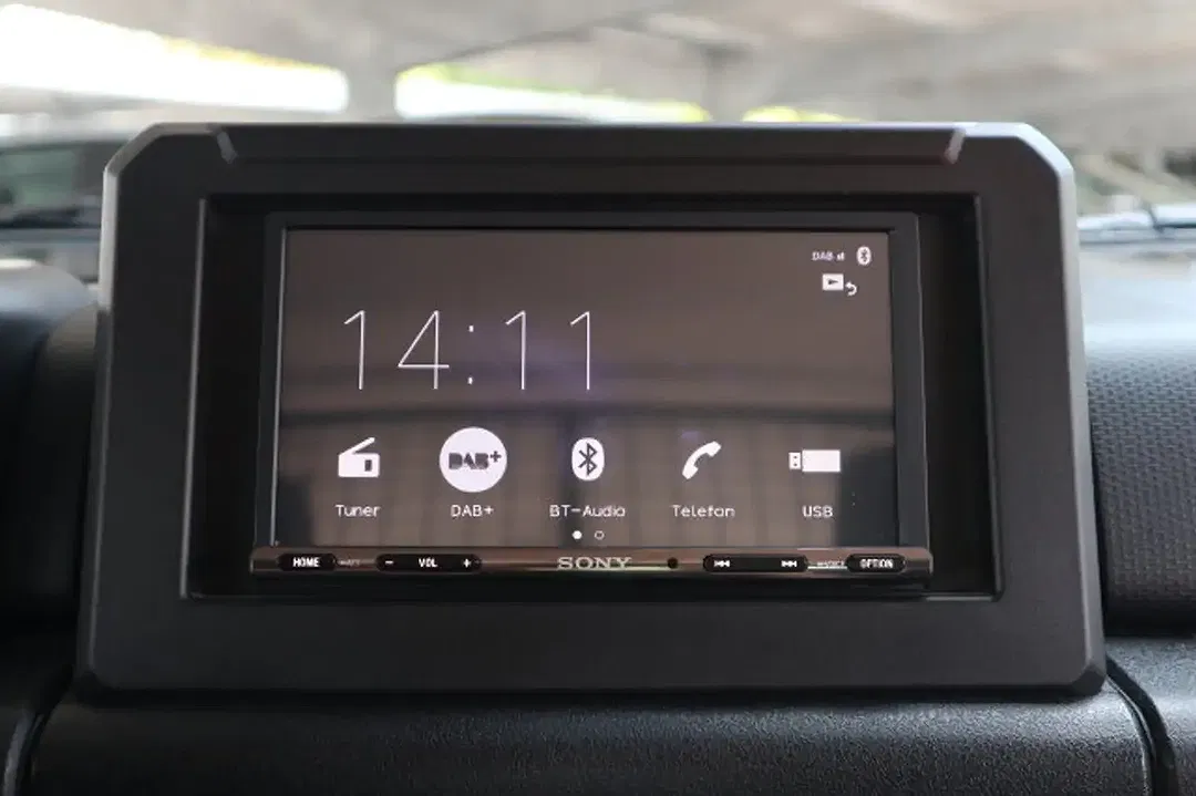 Suzuki Jimny - Thumbnail 16