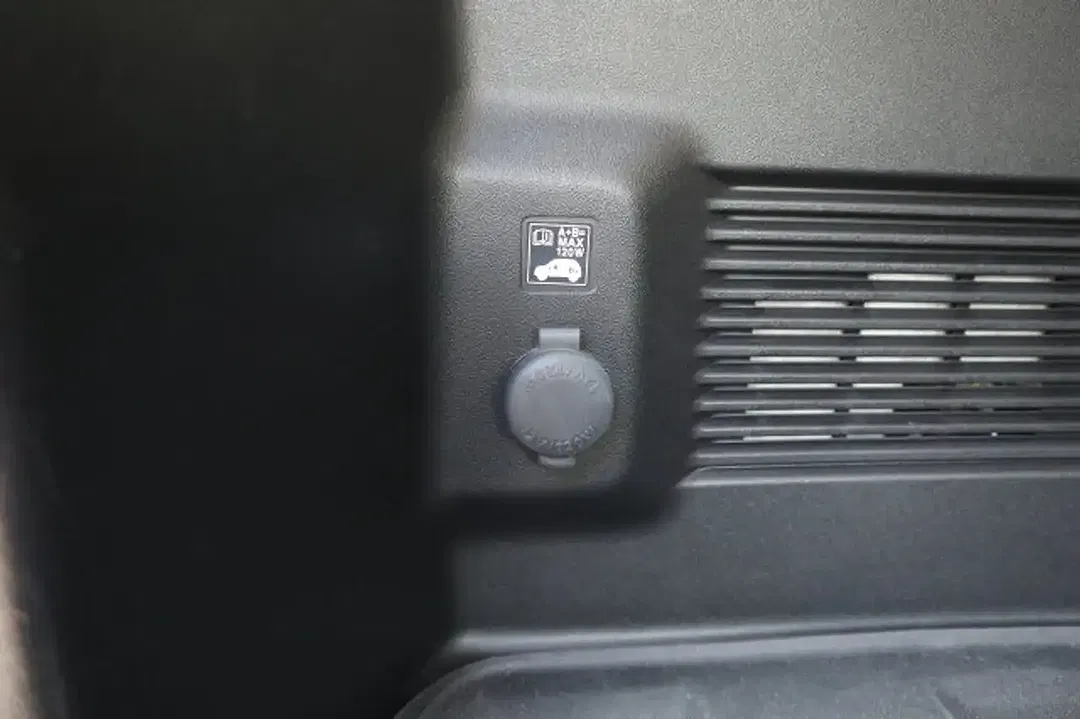 Suzuki Jimny - Thumbnail 24