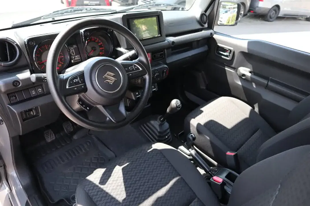 Suzuki Jimny - Thumbnail 6