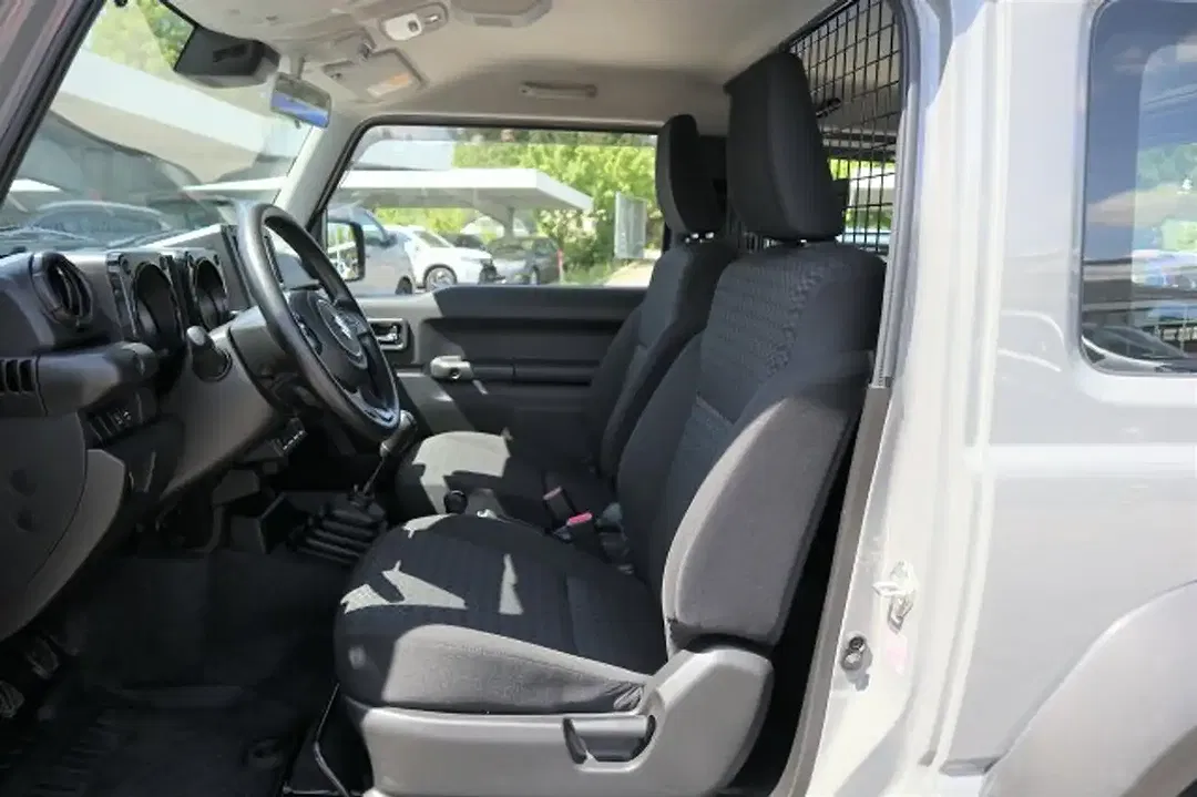 Suzuki Jimny - Thumbnail 7