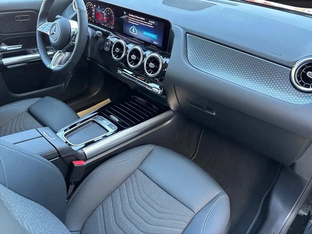 Mercedes-Benz GLA 200 - Thumbnail 6