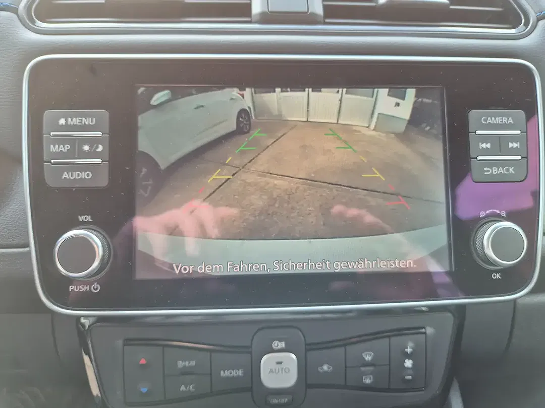 Nissan Leaf - Thumbnail 13