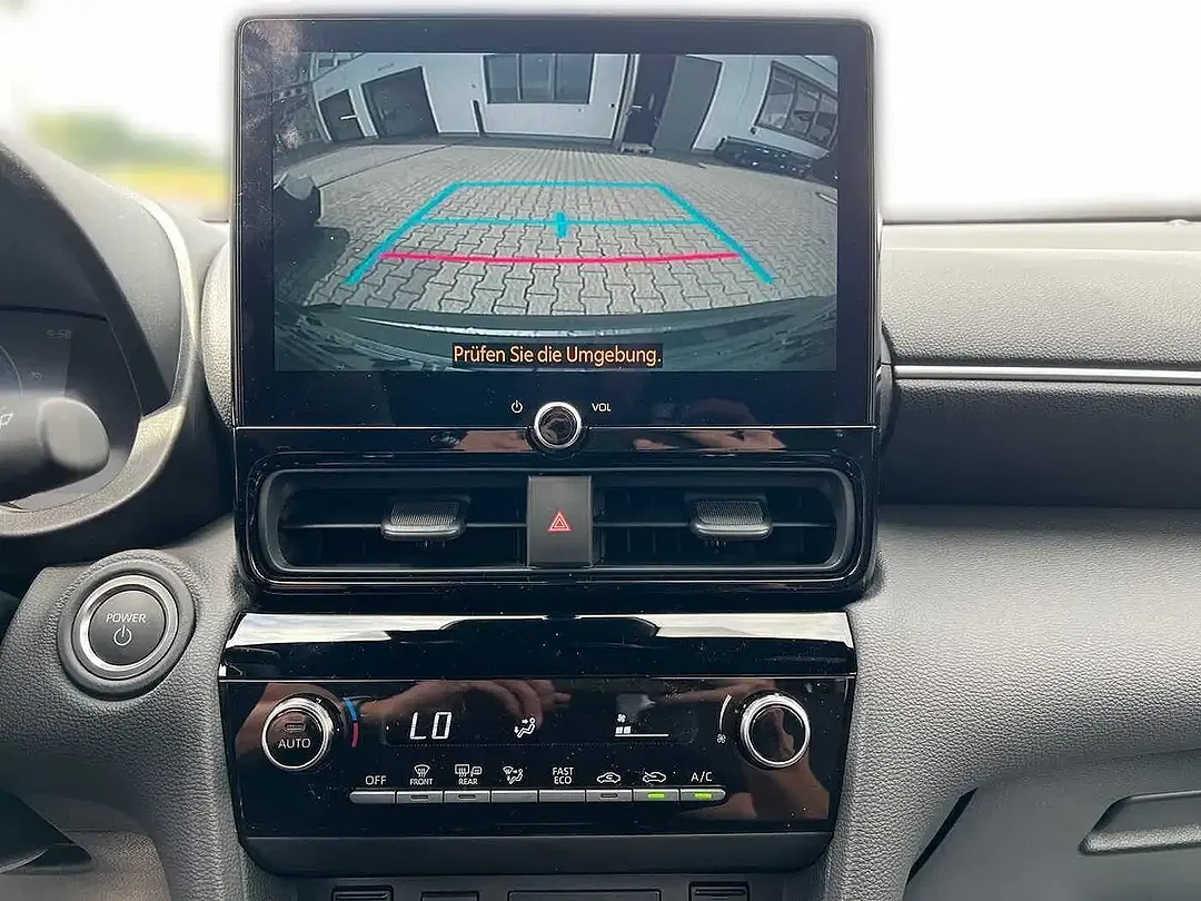 Toyota Yaris Cross - Thumbnail 12
