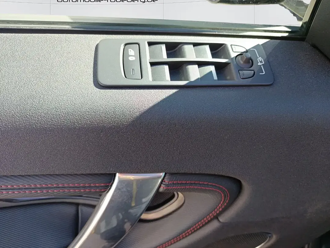 Land Rover Discovery - Thumbnail 6