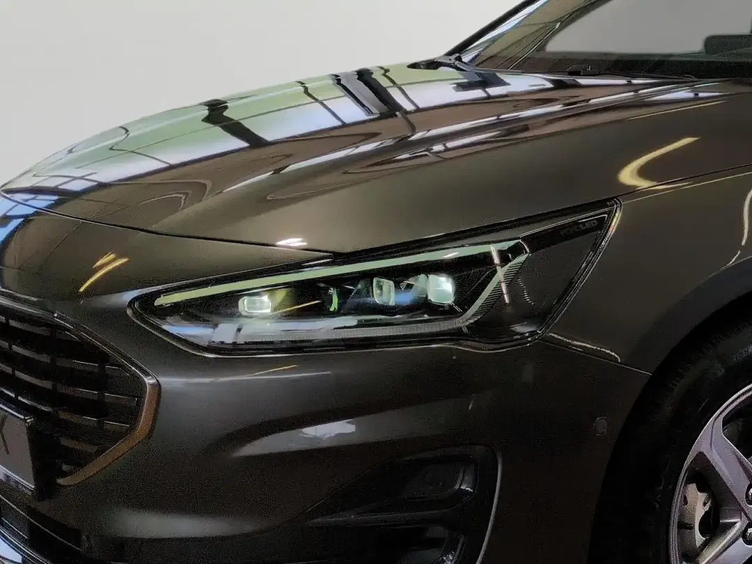 Ford Focus - Thumbnail 5
