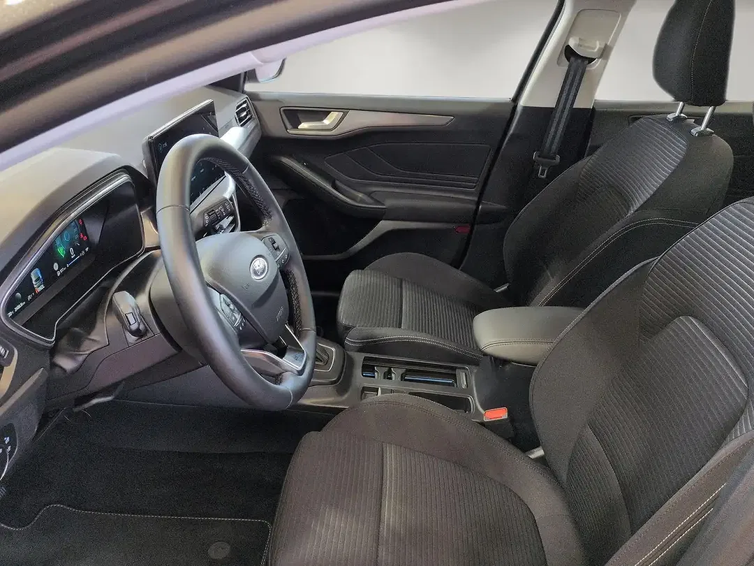Ford Focus - Thumbnail 7