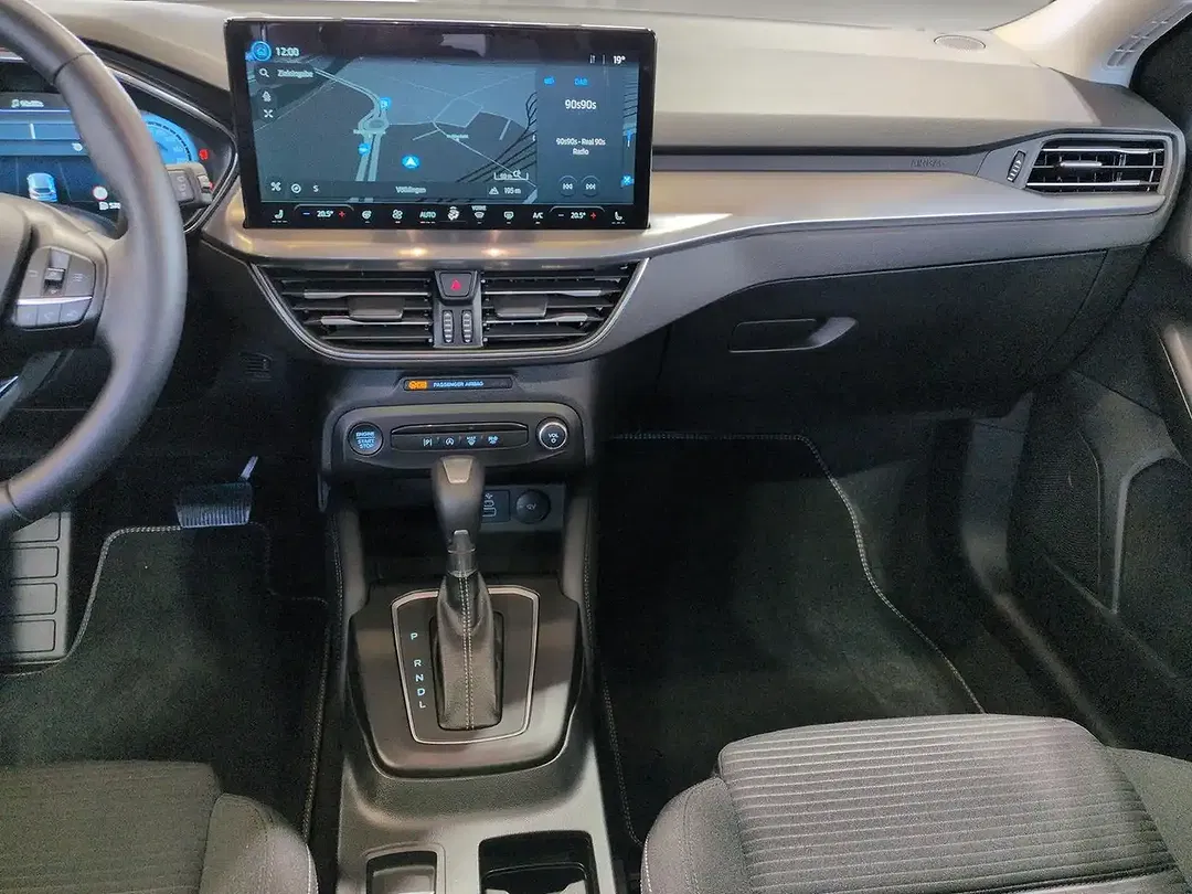 Ford Focus - Thumbnail 9