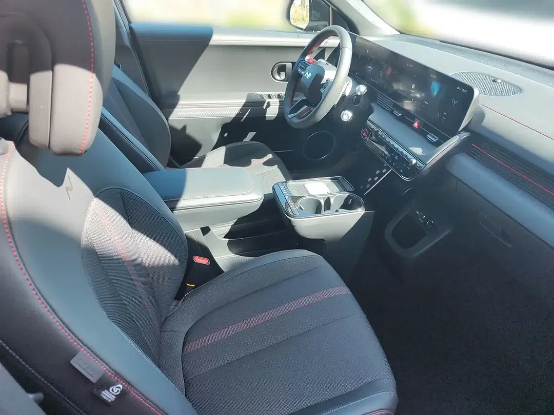 Hyundai IONIQ 5 - Thumbnail 14
