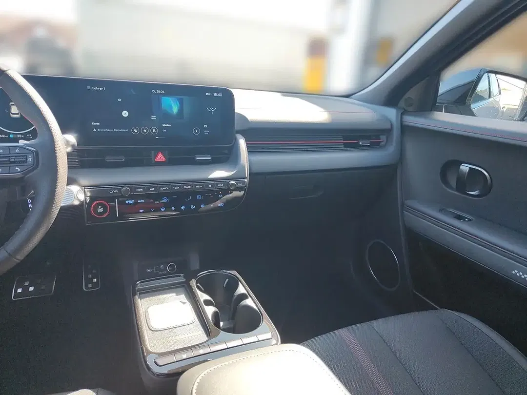 Hyundai IONIQ 5 - Thumbnail 9