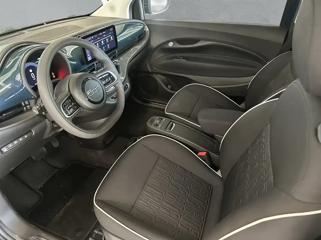 Fiat 500e - Thumbnail 8