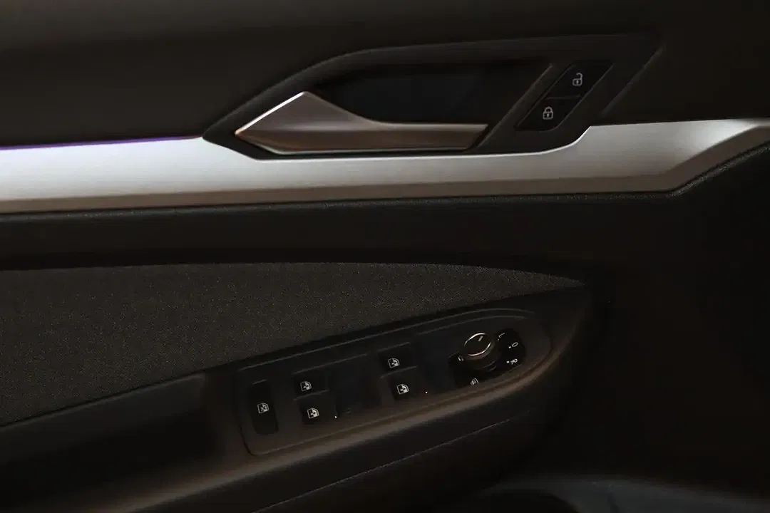 Volkswagen Golf - Thumbnail 10