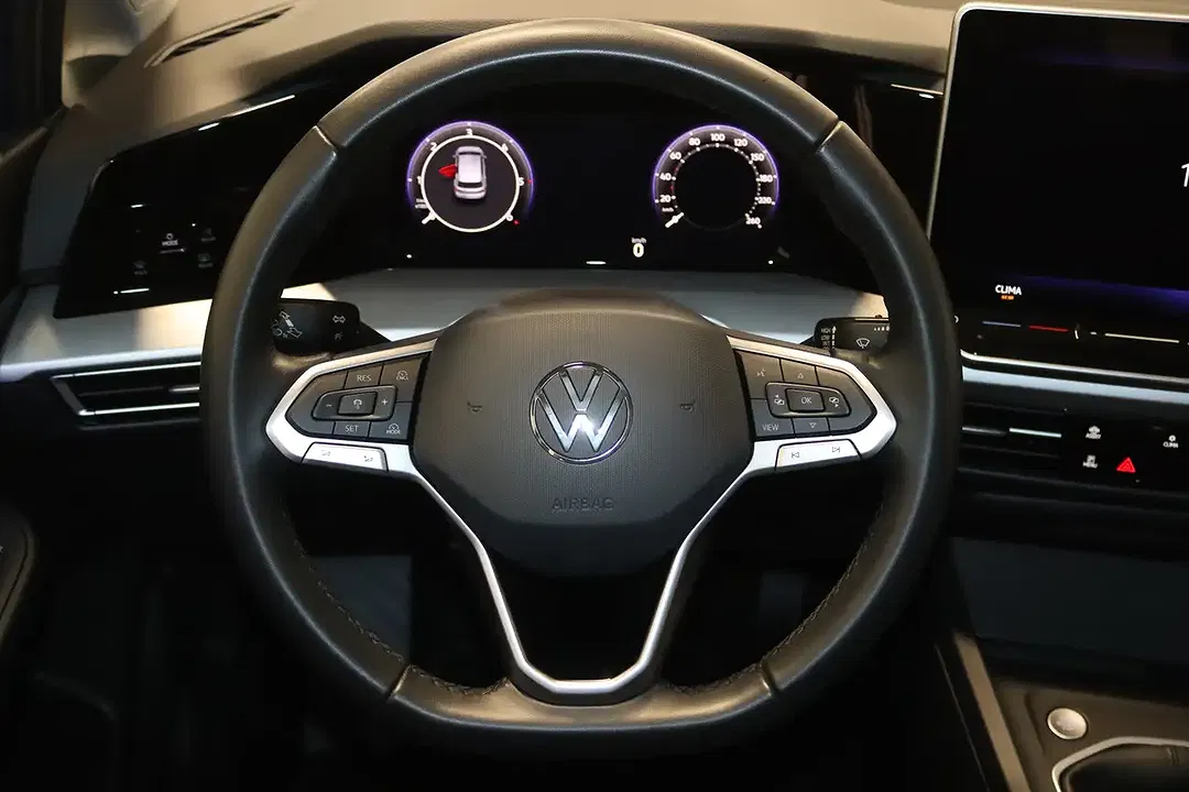 Volkswagen Golf - Thumbnail 12