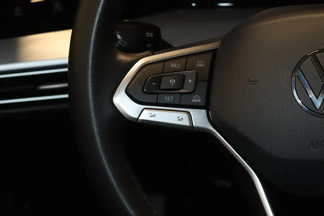Volkswagen Golf - Thumbnail 13