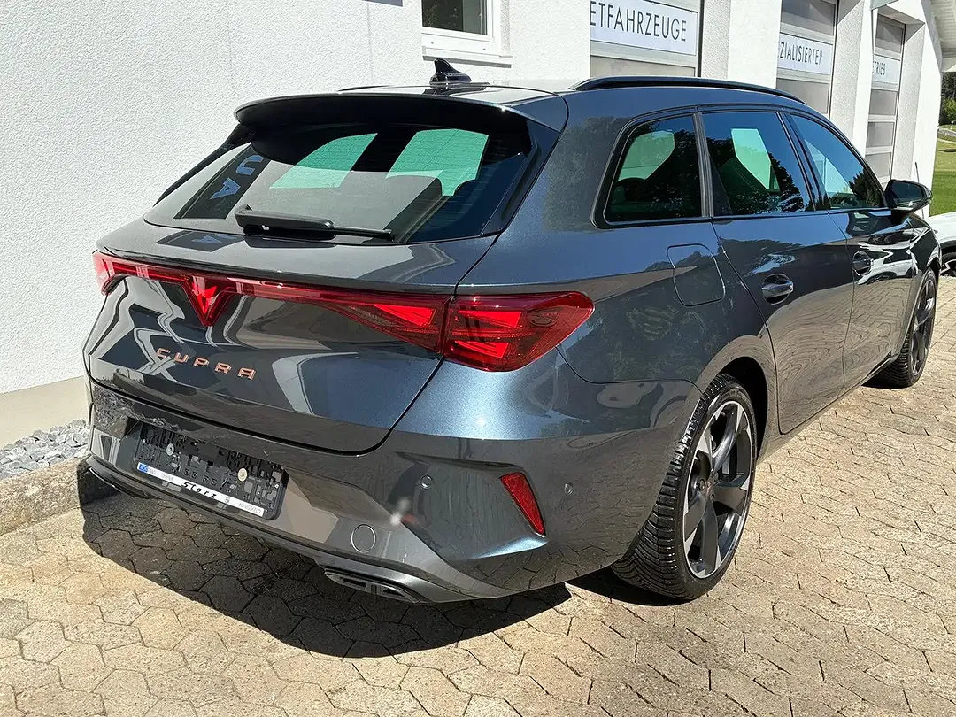 CUPRA Leon - Thumbnail 4