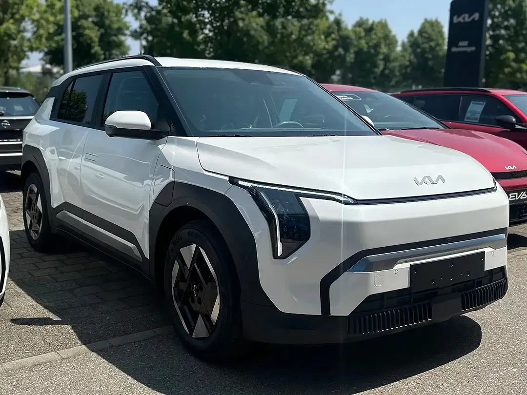 Kia EV3 - Thumbnail 4