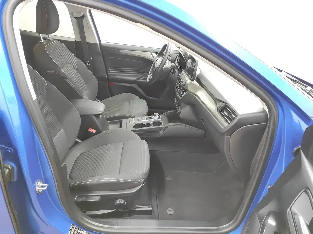 Ford Focus - Thumbnail 10