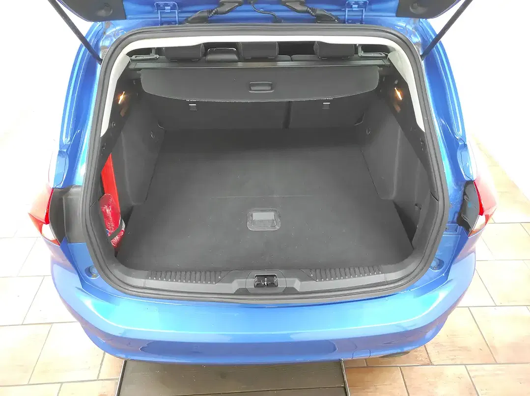 Ford Focus - Thumbnail 14
