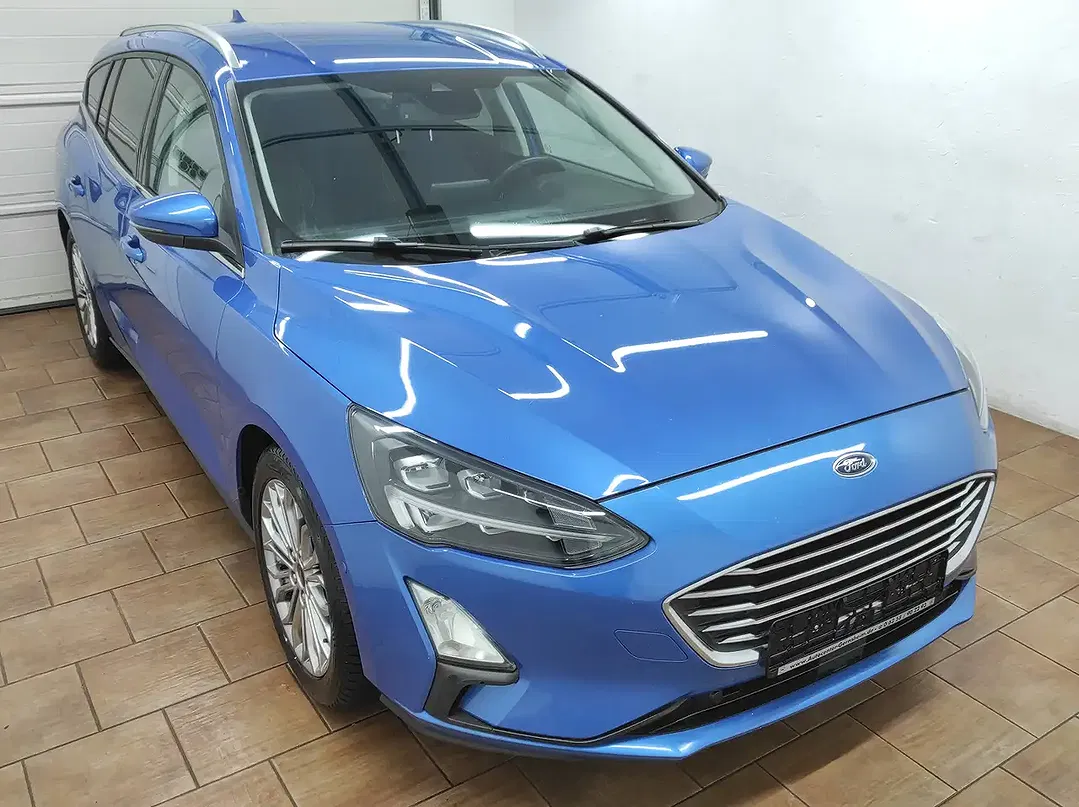 Ford Focus - Thumbnail 3