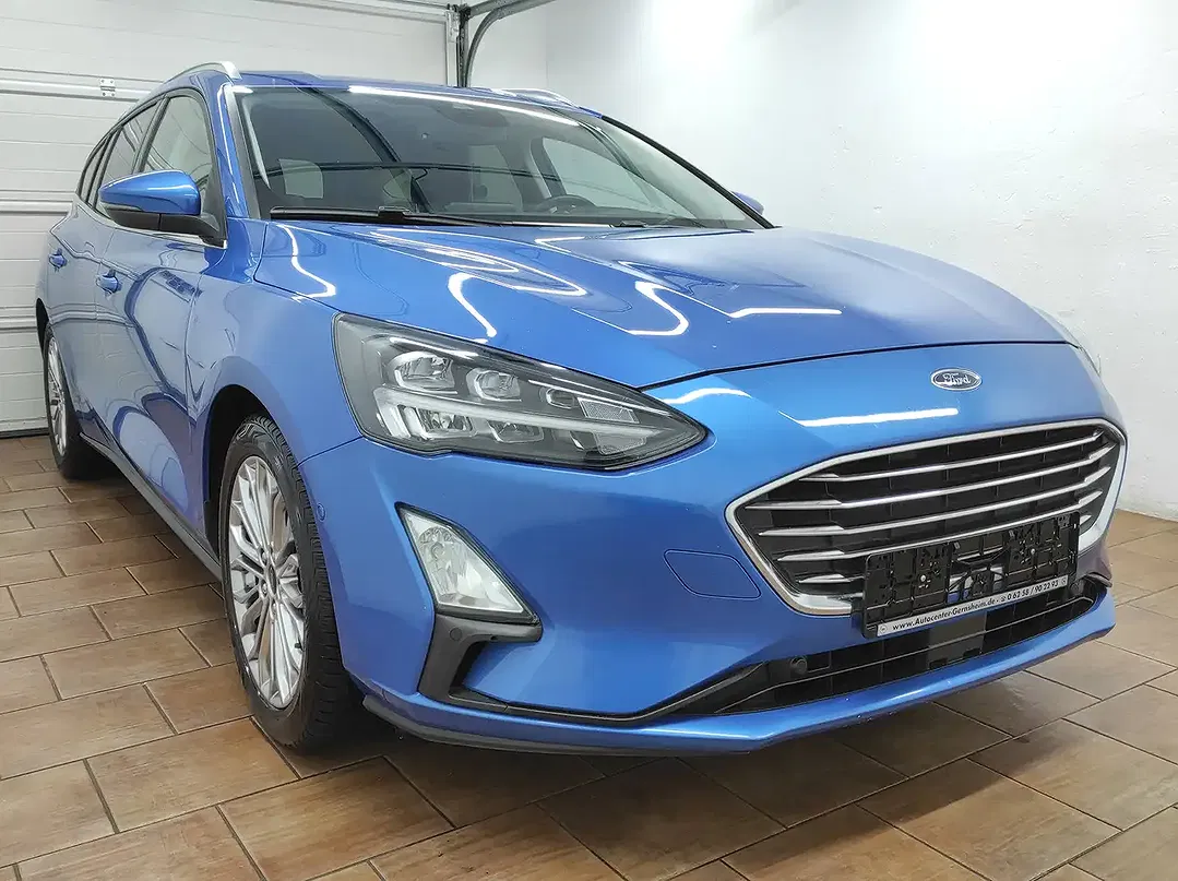 Ford Focus - Thumbnail 4