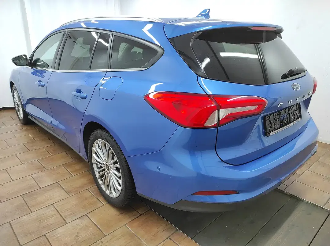 Ford Focus - Thumbnail 6