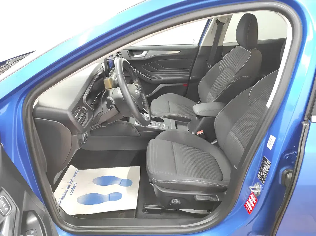 Ford Focus - Thumbnail 9