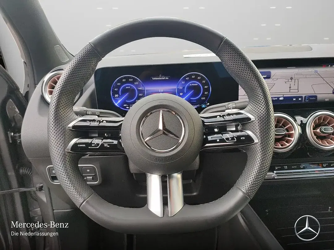 Mercedes-Benz EQA 250 - Thumbnail 13