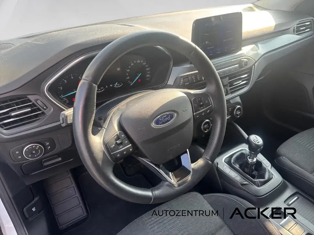 Ford Focus - Thumbnail 9