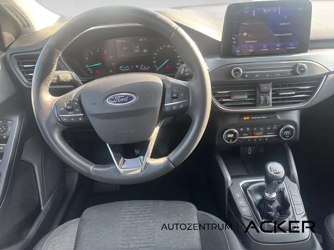 Ford Focus - Thumbnail 10