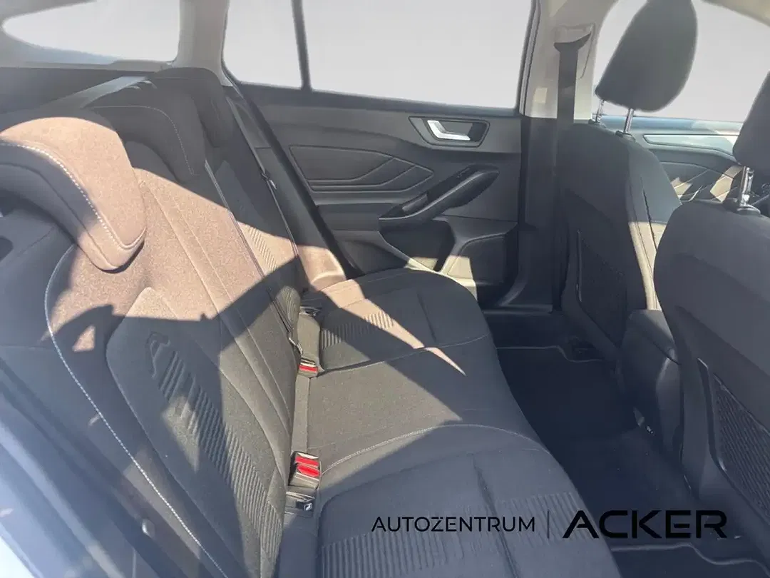 Ford Focus - Thumbnail 12