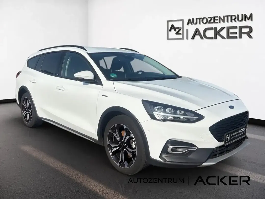 Ford Focus - Thumbnail 3