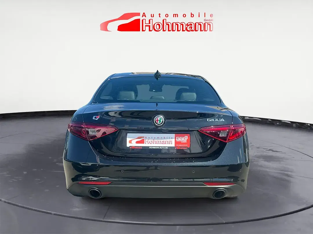 Alfa Romeo Giulia - Thumbnail 6