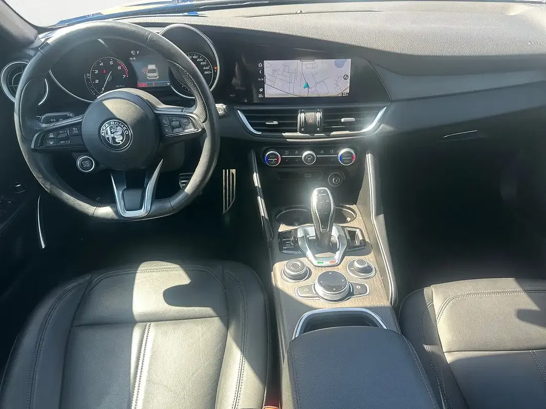 Alfa Romeo Giulia - Thumbnail 8