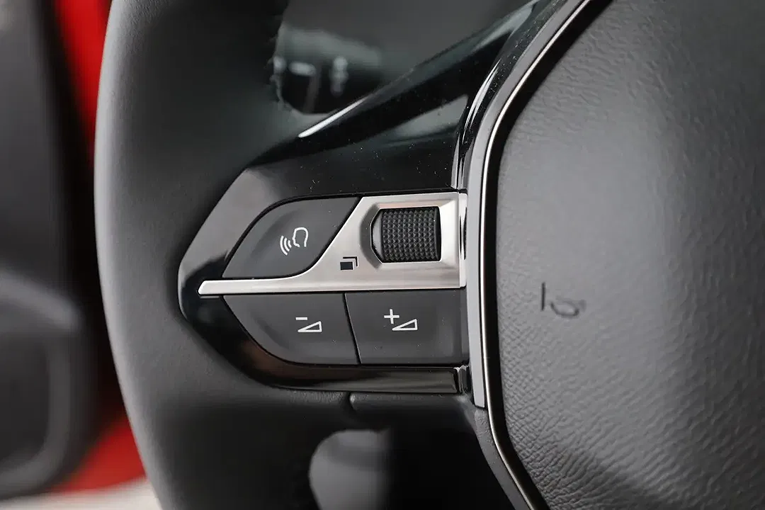 Peugeot 208 - Thumbnail 18