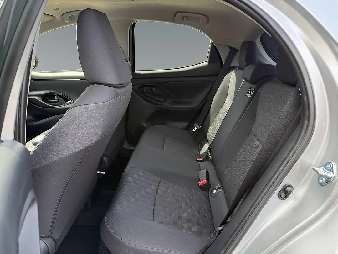 Toyota Yaris - Thumbnail 13