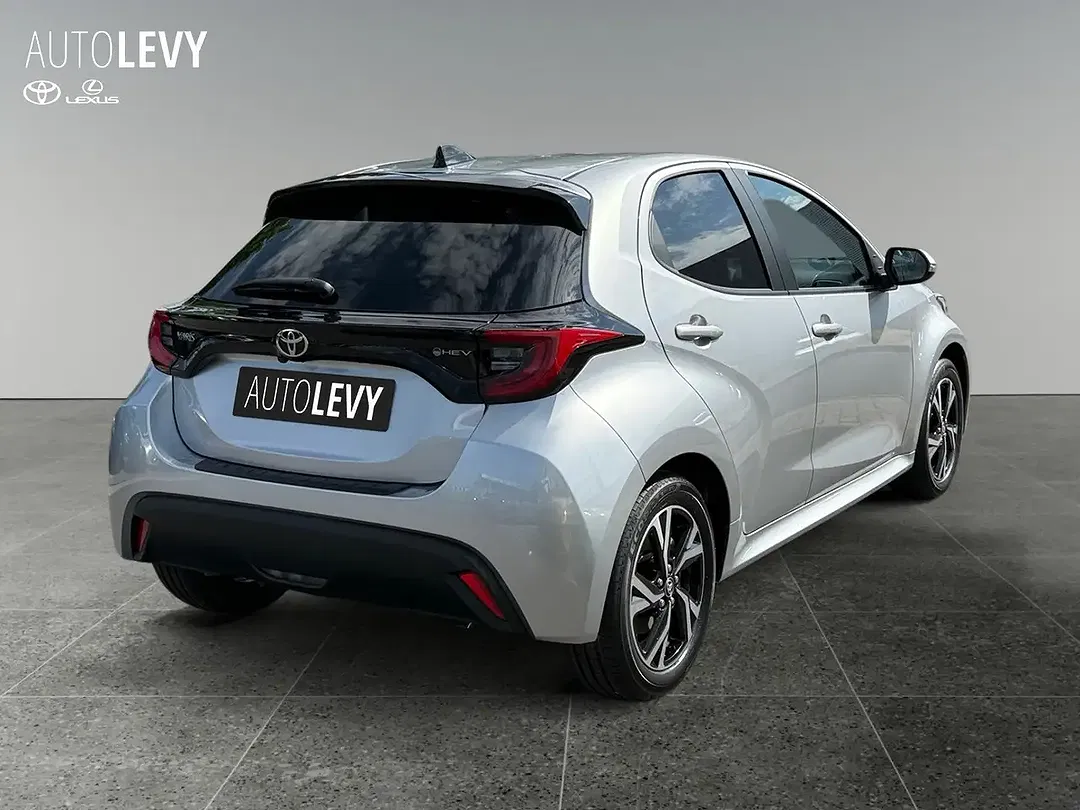 Toyota Yaris - Thumbnail 5