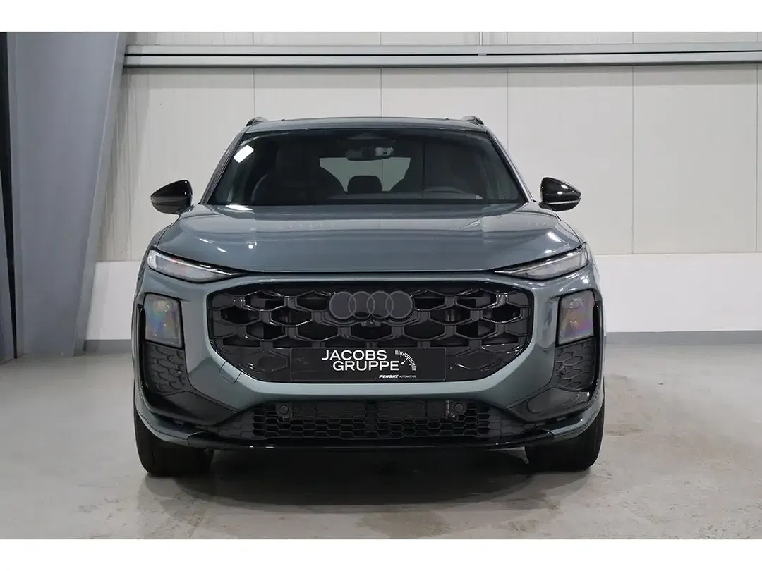 Audi Q3 - Thumbnail 1