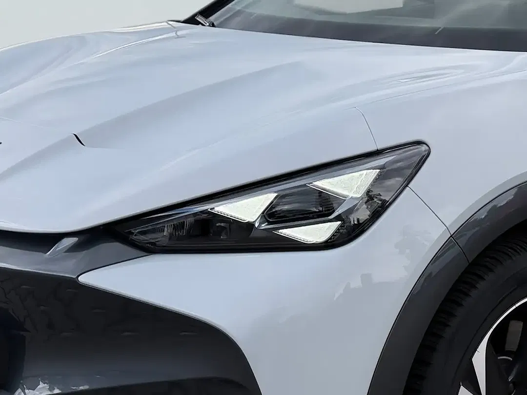 CUPRA Tavascan - Thumbnail 6
