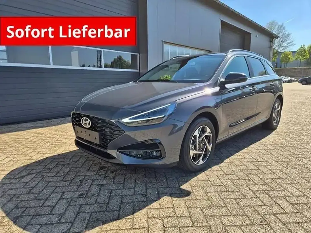 Hyundai i30 - Thumbnail 1