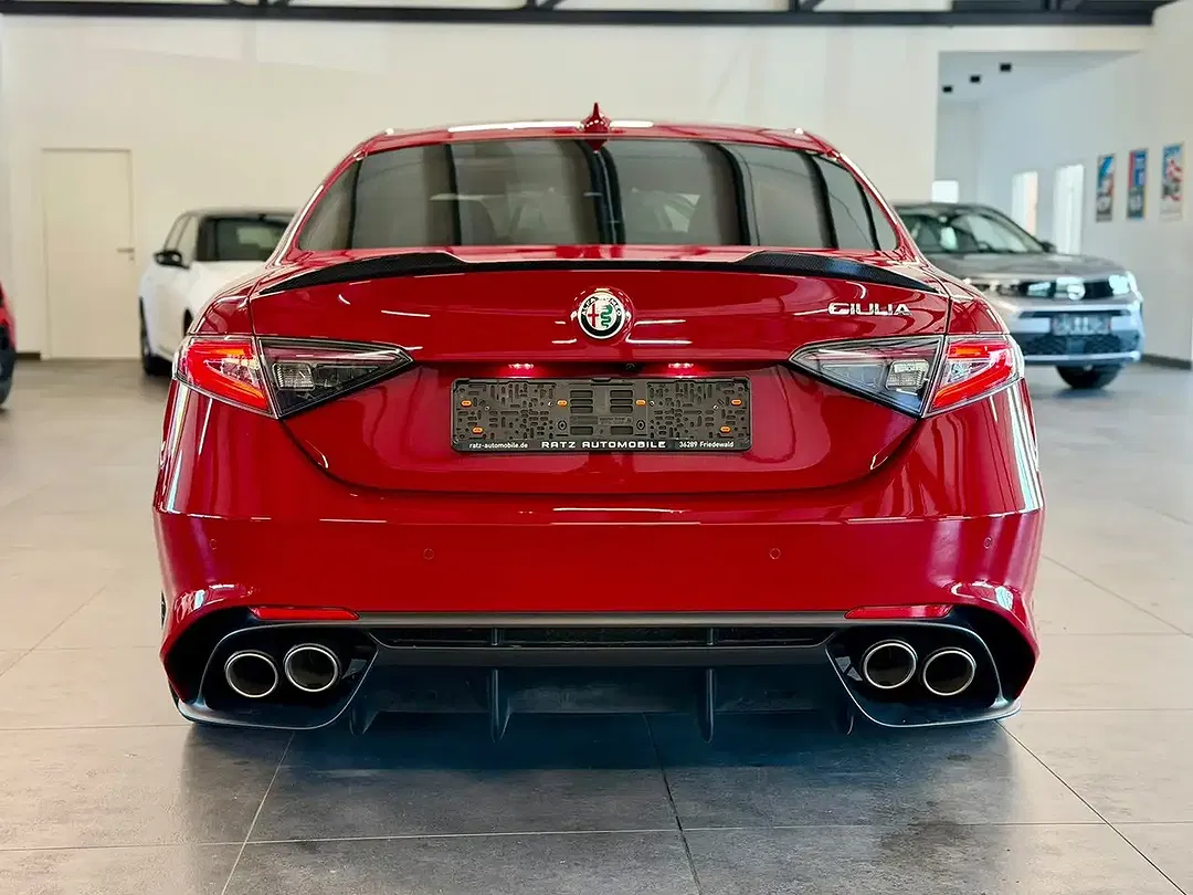 Alfa Romeo Giulia - Thumbnail 11